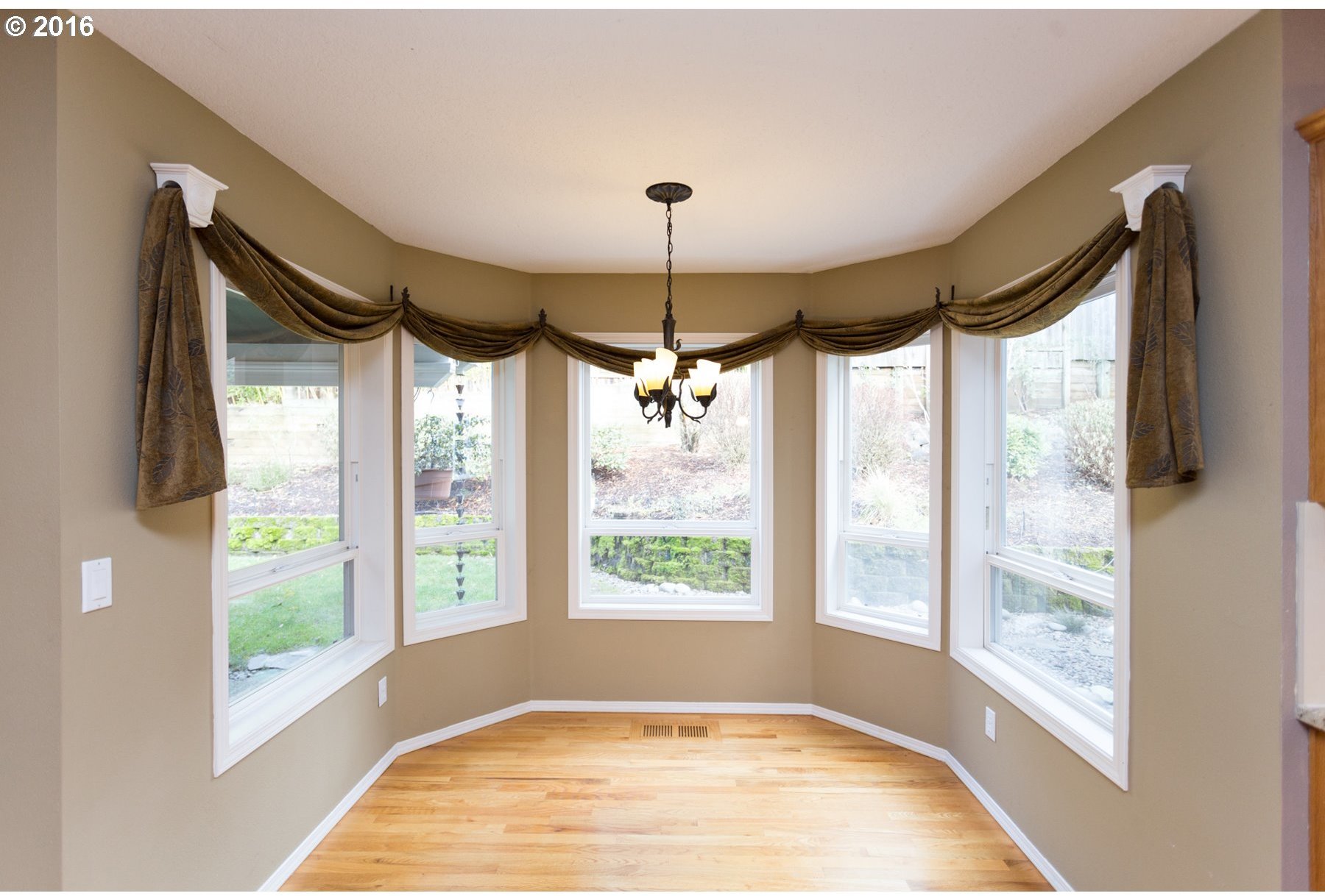 8660 Southwest Turquoise Loop Beaverton, OR 97007 - Photo 10 of 32 Gallery Image 10