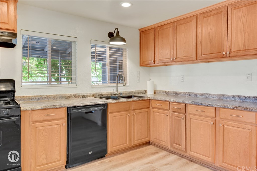 220 Tyler Street Taft, CA 93268 - Photo 12 of 36