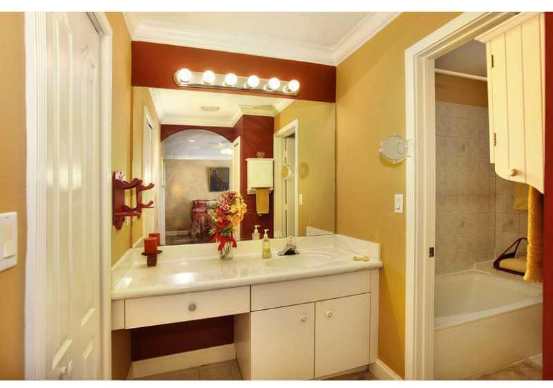 14213 Southwest 126th Place Miami, FL 33186 - Photo 13 of 27