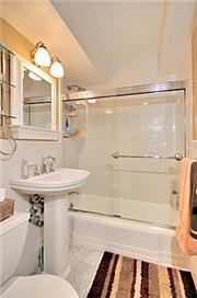 333 East 75th Street, Unit 7H Manhattan, NY 10021 - Photo 4 of 6