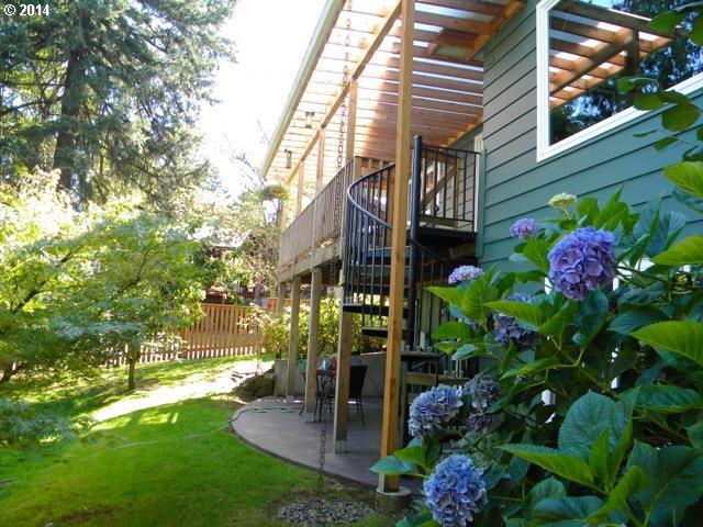 4149 Southwest Freeman Street Portland, OR 97219 - Photo 4 of 16 Gallery Image 4