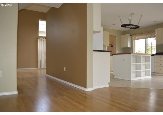 15951 Northwest Rondos Drive Portland, OR 97229 - Photo 6 of 16 Gallery Image 6