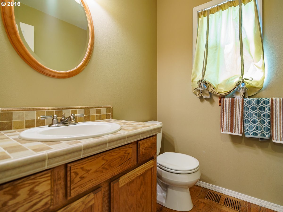 9830 Southwest Dapplegrey Loop Beaverton, OR 97008 - Photo 14 of 25 Gallery Image 14