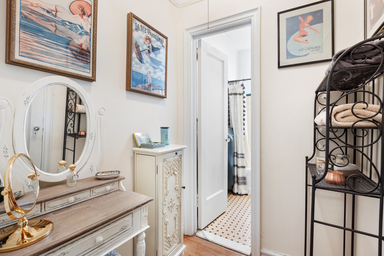 129 West 89th Street, Unit 45 Manhattan, NY 10024 - Photo 5 of 9
