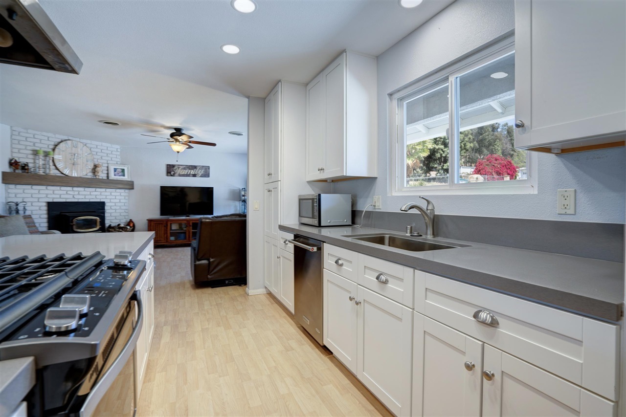 690 Amigos Road Ramona, CA 92065 - Photo 13 of 24 Gallery Image 13
