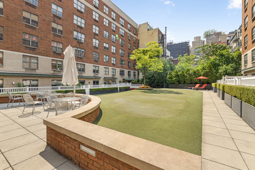 Clinton West 516 W 47th St, Manhattan, NY 10036 - Photo 10 of 25