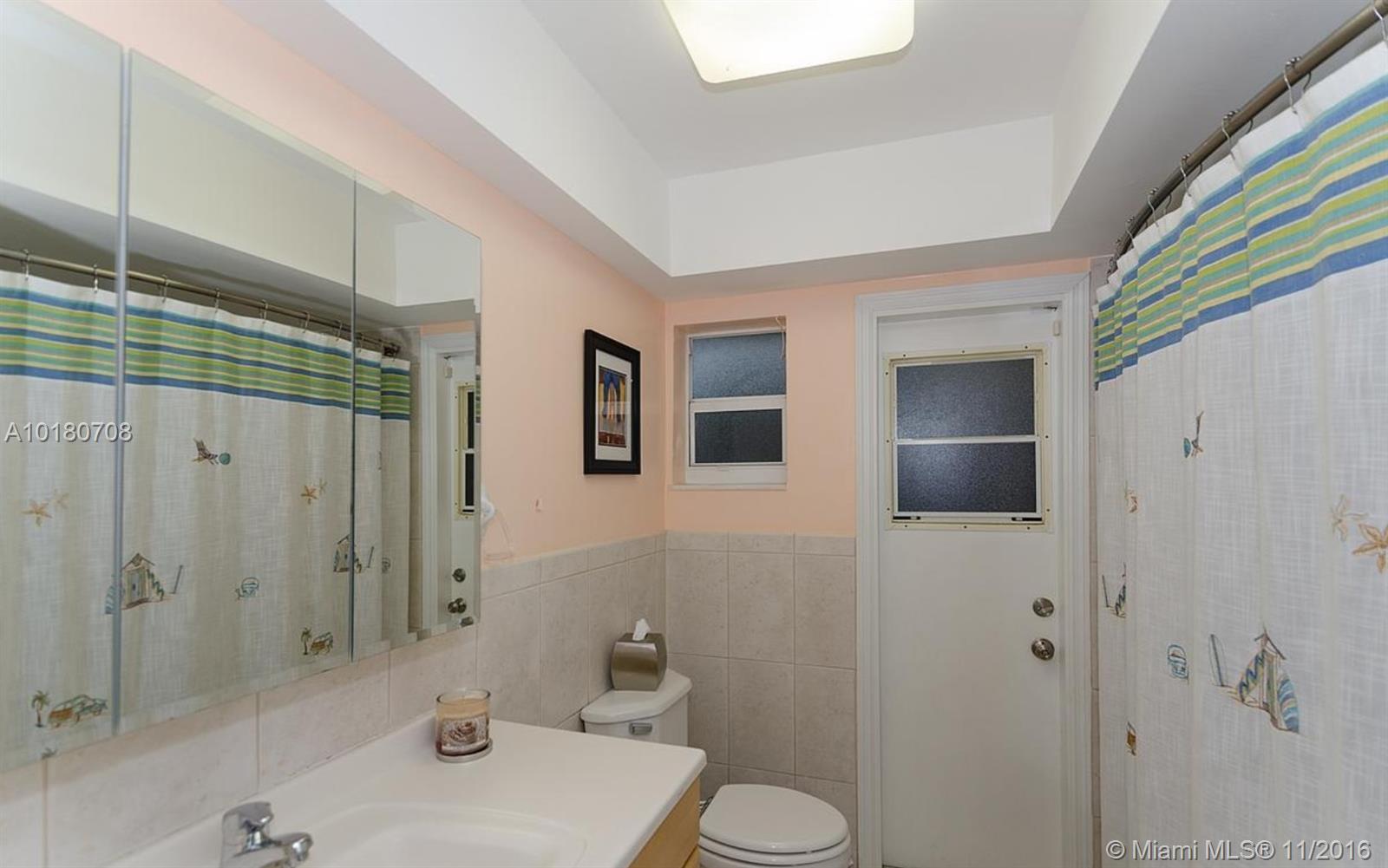 940 Southwest 74th Terrace Plantation, FL 33317 - Photo 17 of 25