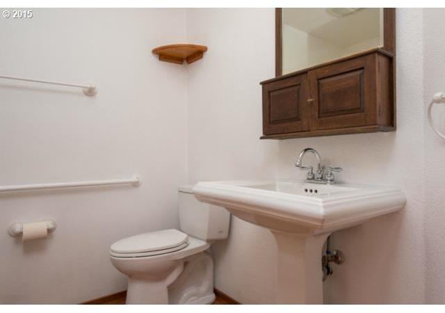 3339 Southwest Stonebrook Drive Portland, OR 97239 - Photo 14 of 16 Gallery Image 14