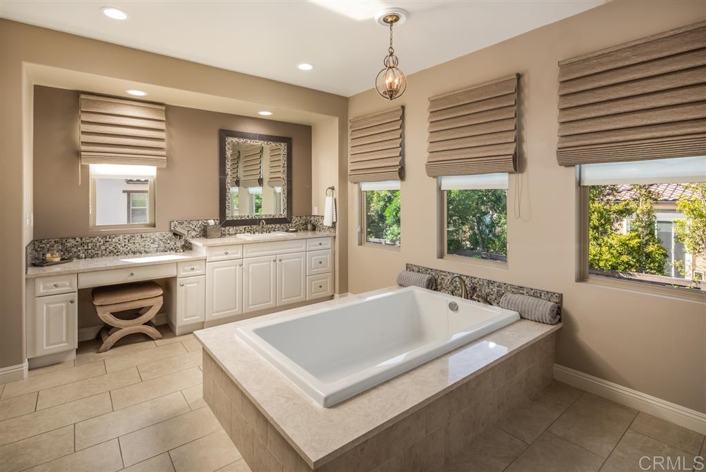 698 Normandy Road Encinitas, CA 92024 - Photo 13 of 25