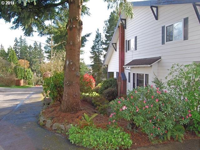 2807 Southwest Moss Street Portland, OR 97219 - Photo 1 of 16 Gallery Image 1