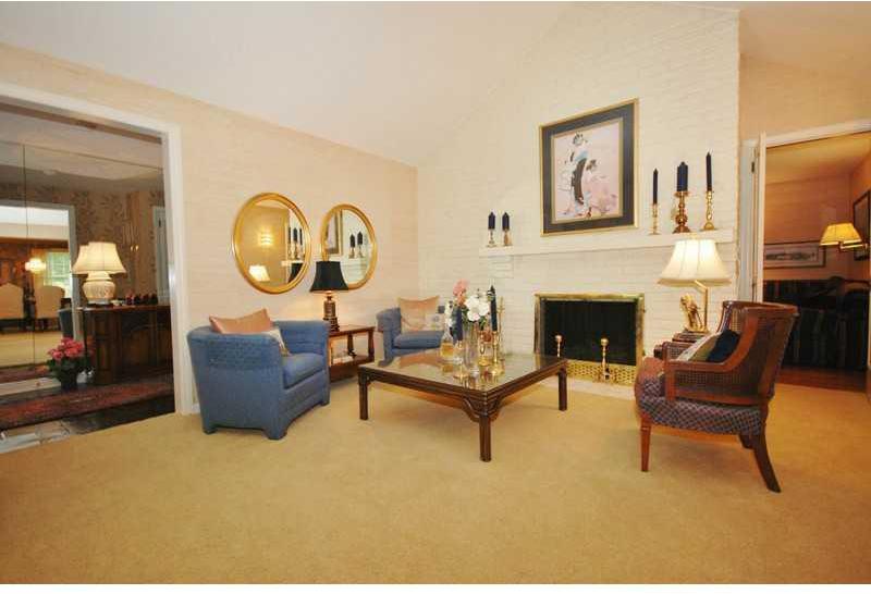 168 Topsfield Road Upper St. Clair, PA 15241 - Photo 5 of 25 Gallery Image 5