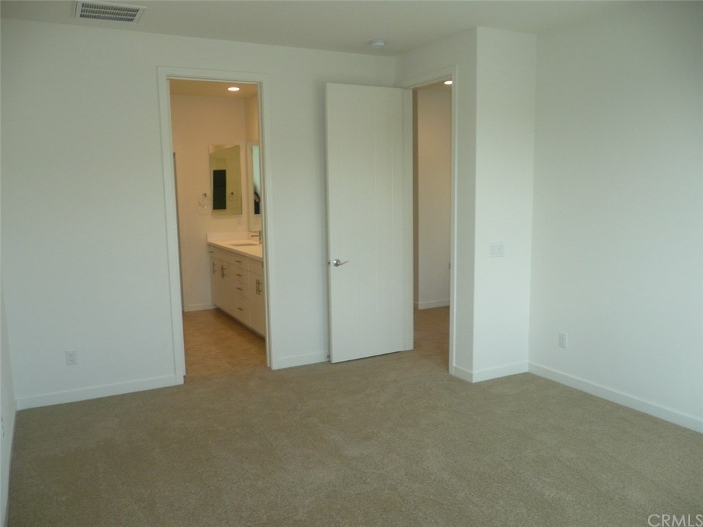 81 Savannah Lake Forest, CA 92630 - Photo 16 of 43