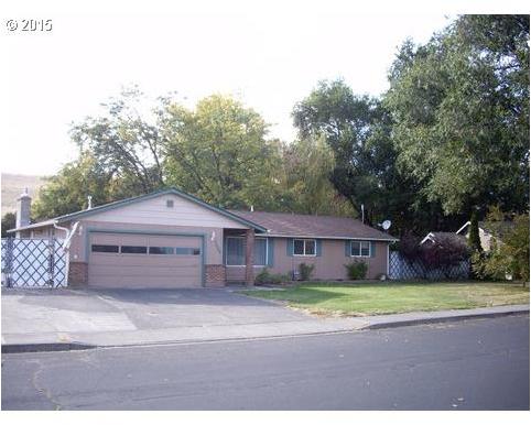 1403 Southwest 44th Street Pendleton, OR 97801 - Photo 1 of 16