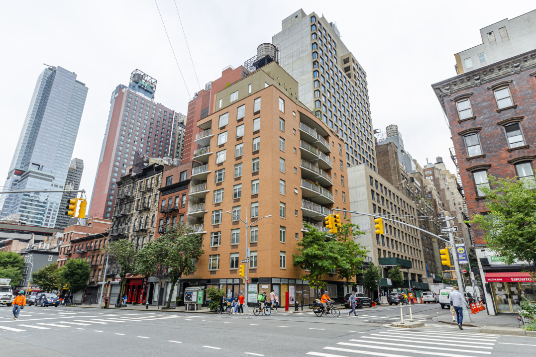 38NINE 502 9th Ave, Manhattan, NY 10018 - Photo 2 of 4