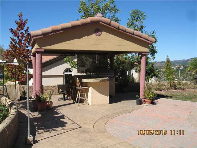 930 Bellagio Road Escondido, CA 92027 - Photo 3 of 13