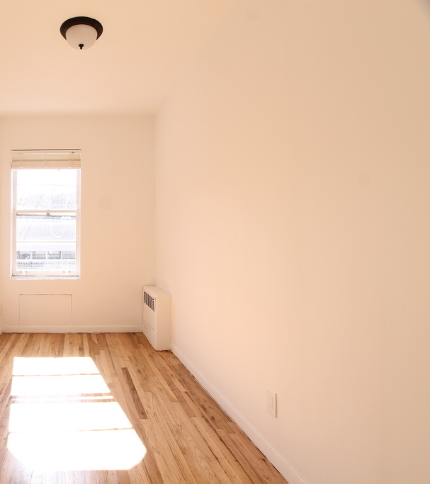 113 West 82nd Street, Unit 4F Manhattan, NY 10024 - Photo 3 of 4