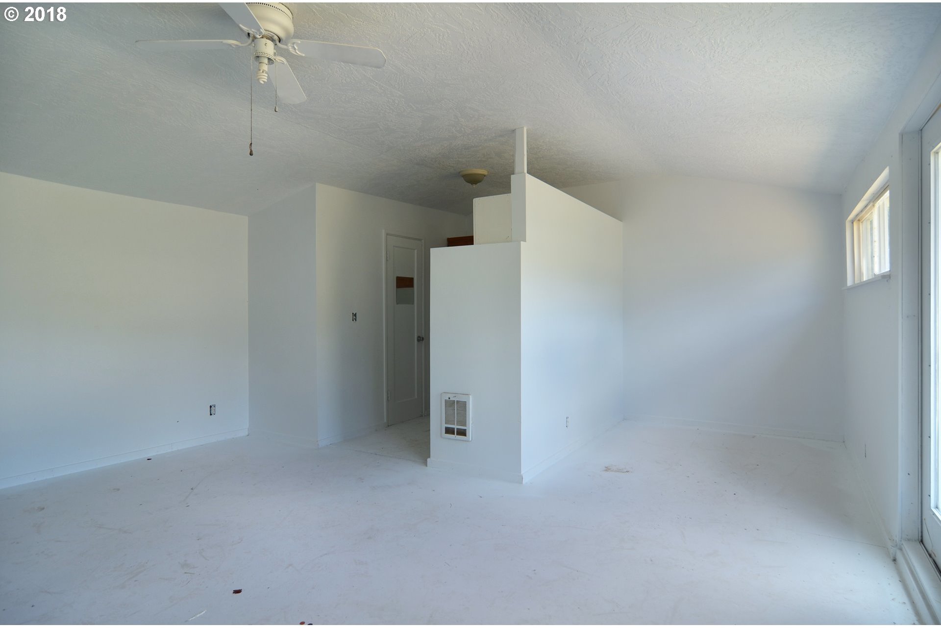 28675 Gimpl Hill Road Eugene, OR 97402 - Photo 23 of 32 Gallery Image 23