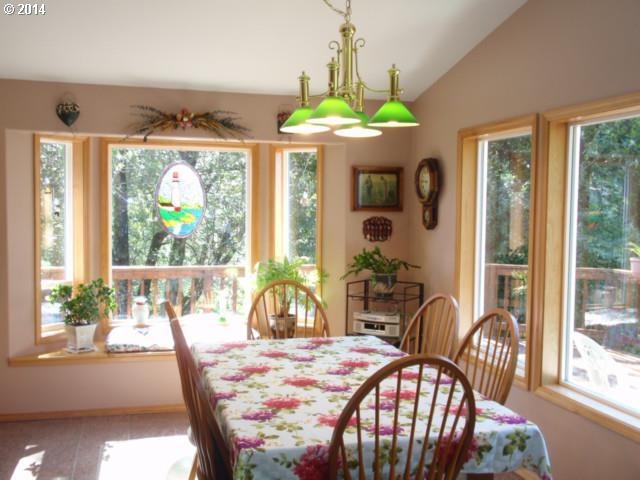 16704 Thompson Road Brookings, OR 97415 - Photo 6 of 16 Gallery Image 6