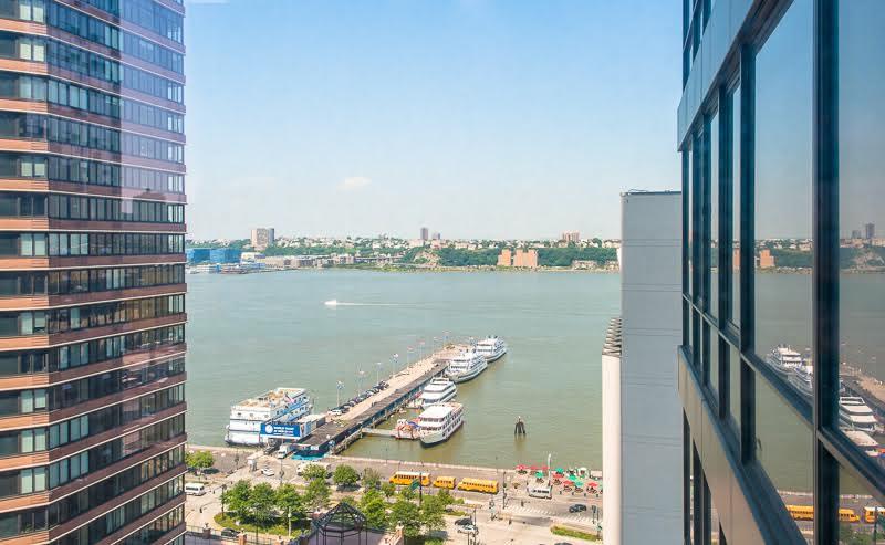 635 West 42nd Street, Unit 20M Manhattan, NY 10036 - Photo 4 of 14