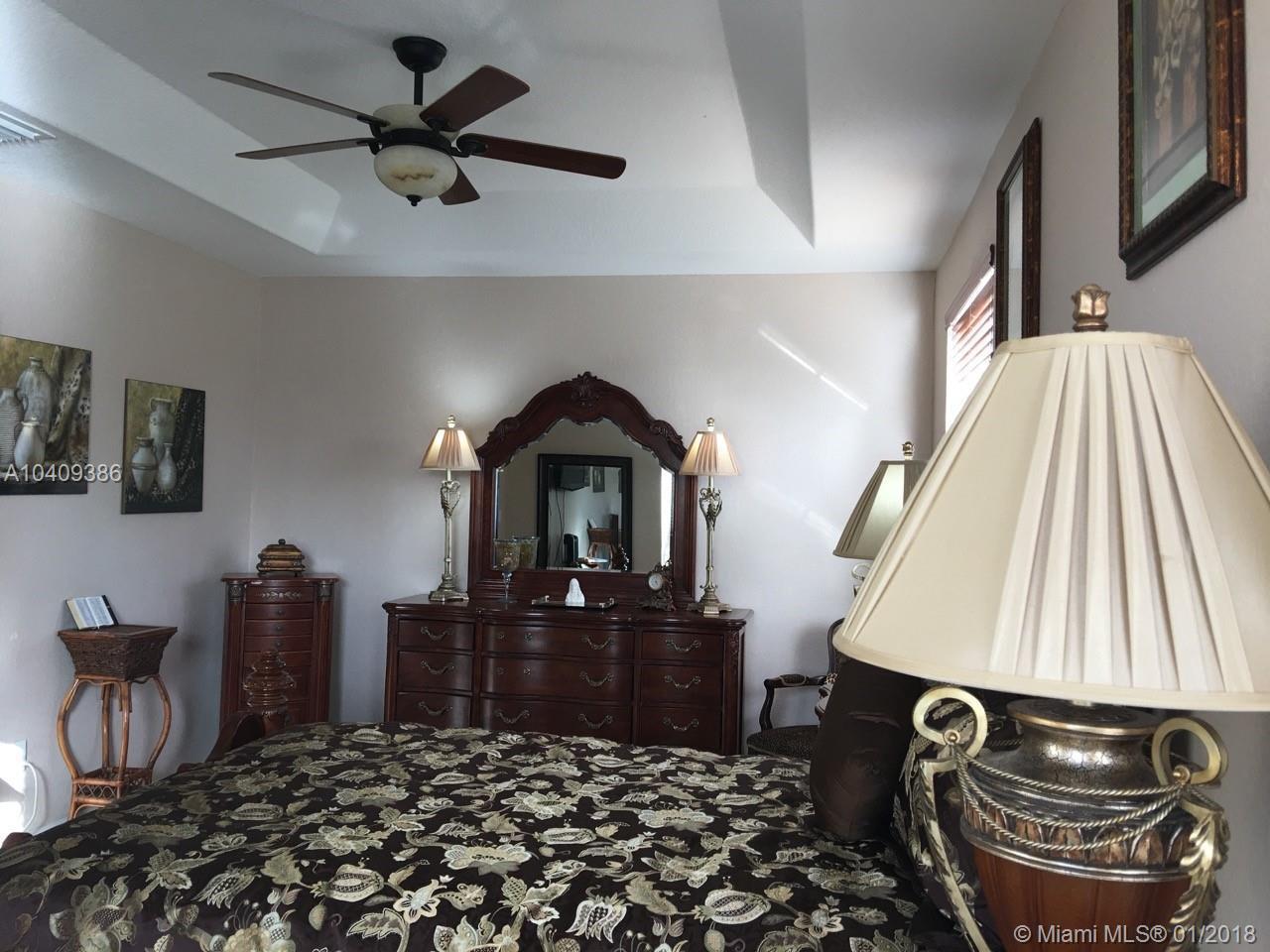 14970 Southwest 9th Way Miami, FL 33194 - Photo 4 of 46 Gallery Image 4