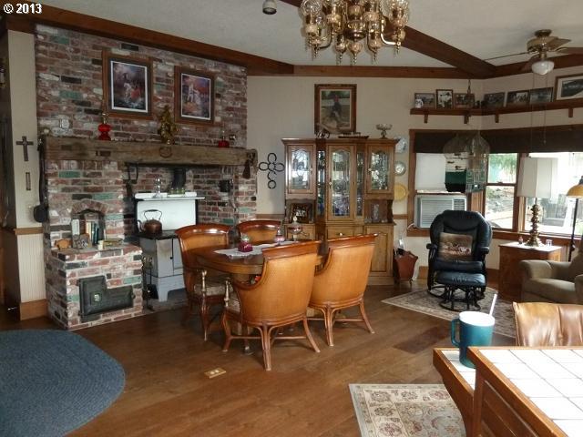 3724 Hogan Road Oakland, OR 97462 - Photo 8 of 16