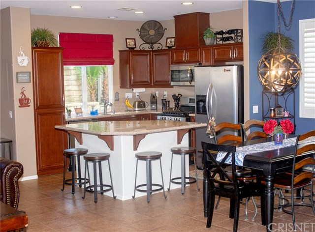 31419 Arena Drive Castaic, CA 91384 - Photo 5 of 28