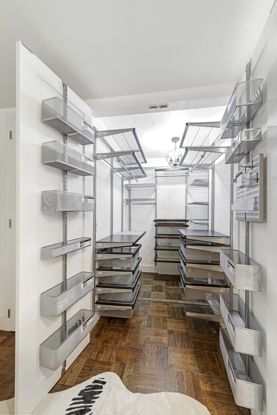 136 East 56th Street, Unit 3J Manhattan, NY 10022 - Photo 9 of 14