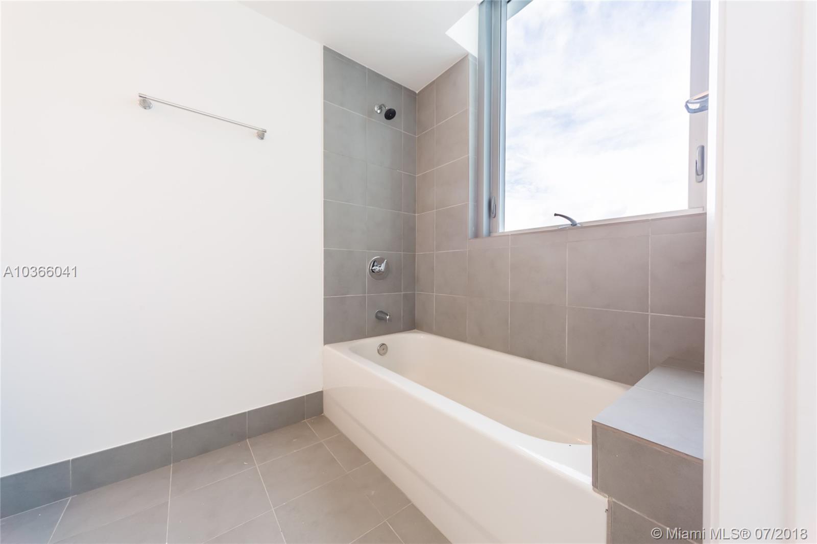 92 Southwest 3rd Street, Unit 4305 Miami, FL 33130 - Photo 20 of 33