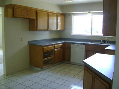 3116 St Thomas Way Bakersfield, CA 93306 - Photo 4 of 19