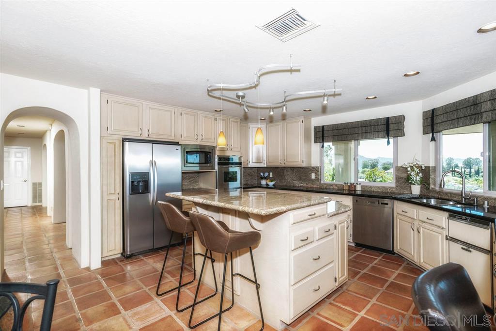 10832 Quail Canyon Road El Cajon, CA 92021 - Photo 6 of 25