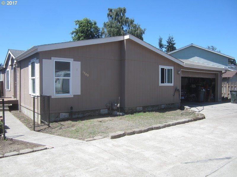 1709 Chemawa Road Northeast Keizer, OR 97303 - Photo 1 of 32 Gallery Image 1