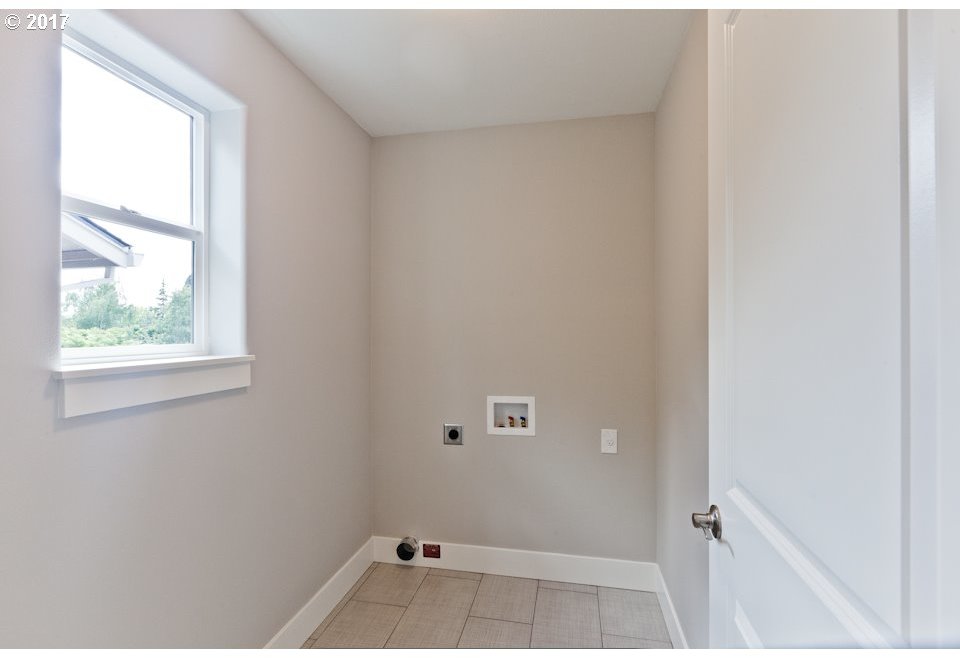 20182 Southwest Kinnaman Road Beaverton, OR 97078 - Photo 17 of 28 Gallery Image 17