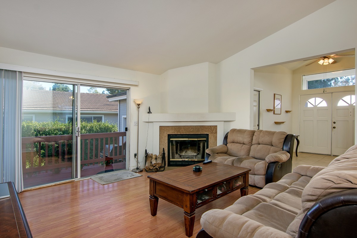 1113 Cottontail Road Vista, CA 92081 - Photo 6 of 25 Gallery Image 6