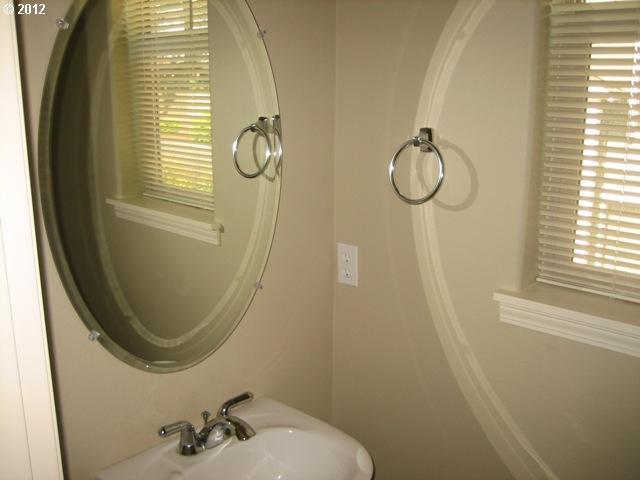 15553 Southwest Stone Ridge Circle Beaverton, OR 97007 - Photo 4 of 11 Gallery Image 4