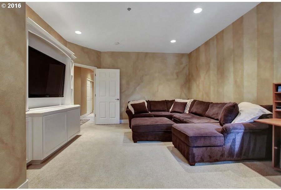 18760 Southwest Boones Ferry Road Tualatin, OR 97062 - Photo 20 of 32 Gallery Image 20