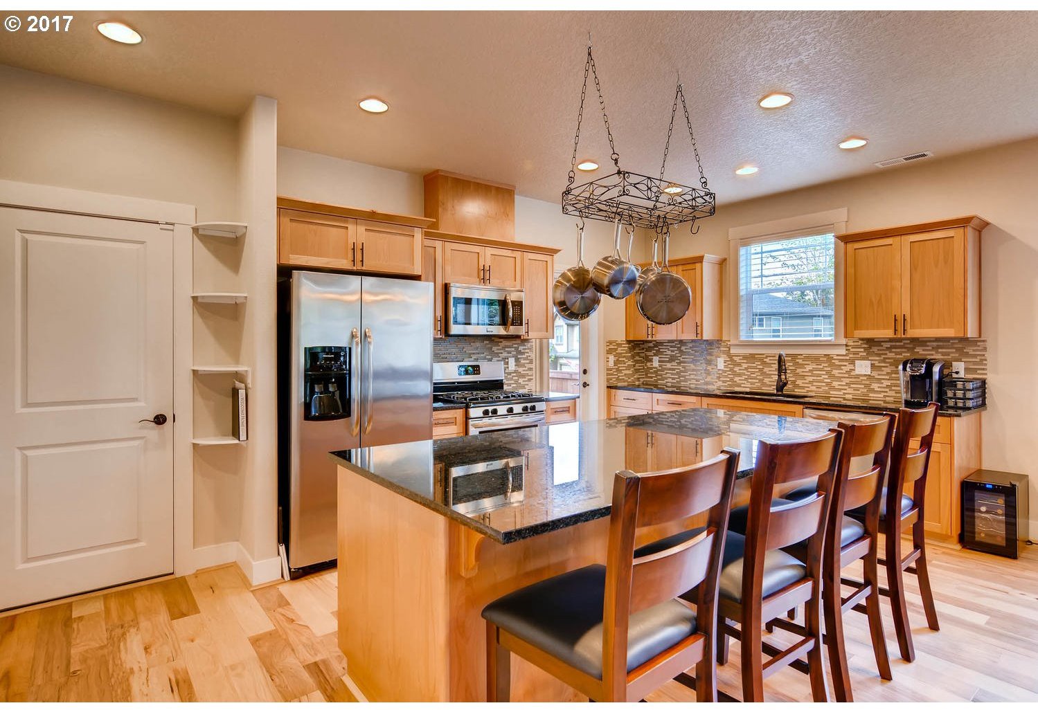 14360 Southwest Weir Road Beaverton, OR 97008 - Photo 11 of 28 Gallery Image 11
