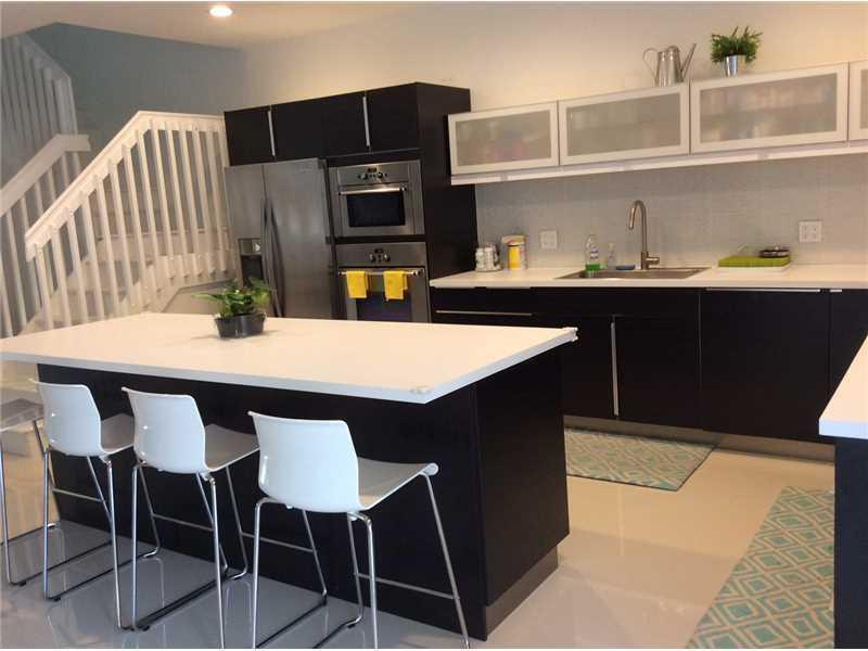 912 Southwest 154th Path Miami, FL 33194 - Photo 2 of 10 Gallery Image 2