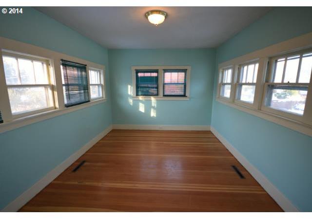 601 East 9th Street The Dalles, OR 97058 - Photo 12 of 16