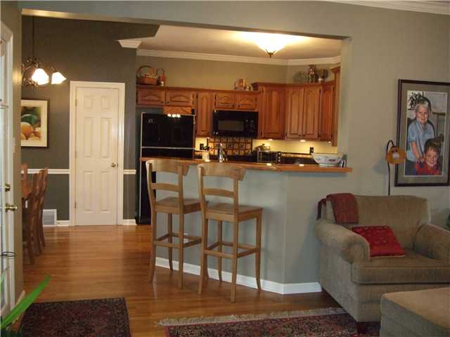 1215 Macon Ridge Drive Collierville, TN 38017 - Photo 12 of 12 Another view of the eat-in Kitchen ~ great floor plan!