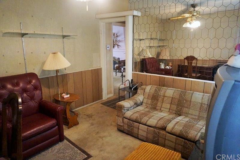 2107 West 84th Place Los Angeles, CA 90047 - Photo 15 of 30