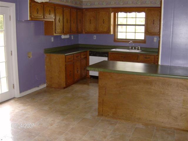 723 Brooks Road Selmer, TN 38375 - Photo 4 of 6 Gallery Image 4