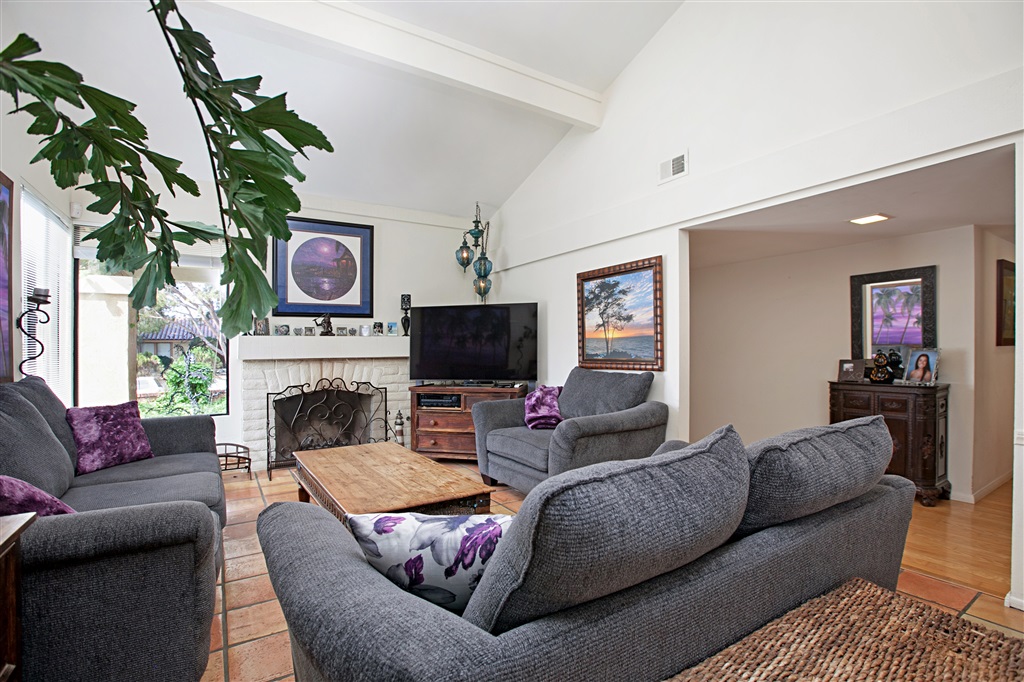 2043 Freda Lane Cardiff, CA 92007 - Photo 5 of 13