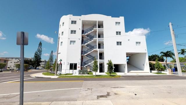 $2,000 | 6001 West Flagler Street, Unit 303, Miami, FL 33144