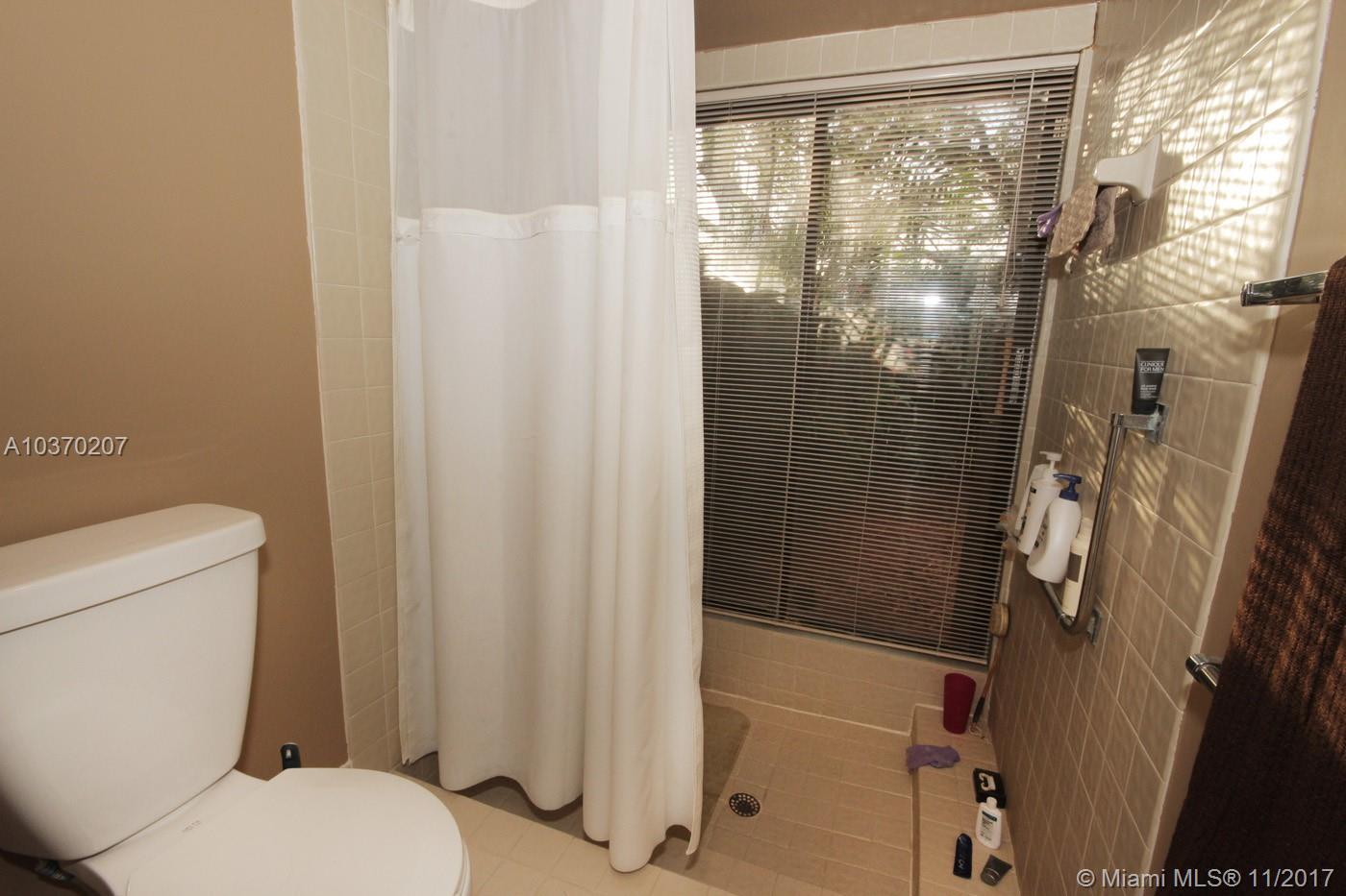 131 Laurel Road Hollywood, FL 33021 - Photo 12 of 20 Gallery Image 12
