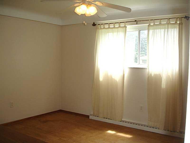 112 Palace Avenue McKees Rocks, PA 15136 - Photo 6 of 13 Gallery Image 6