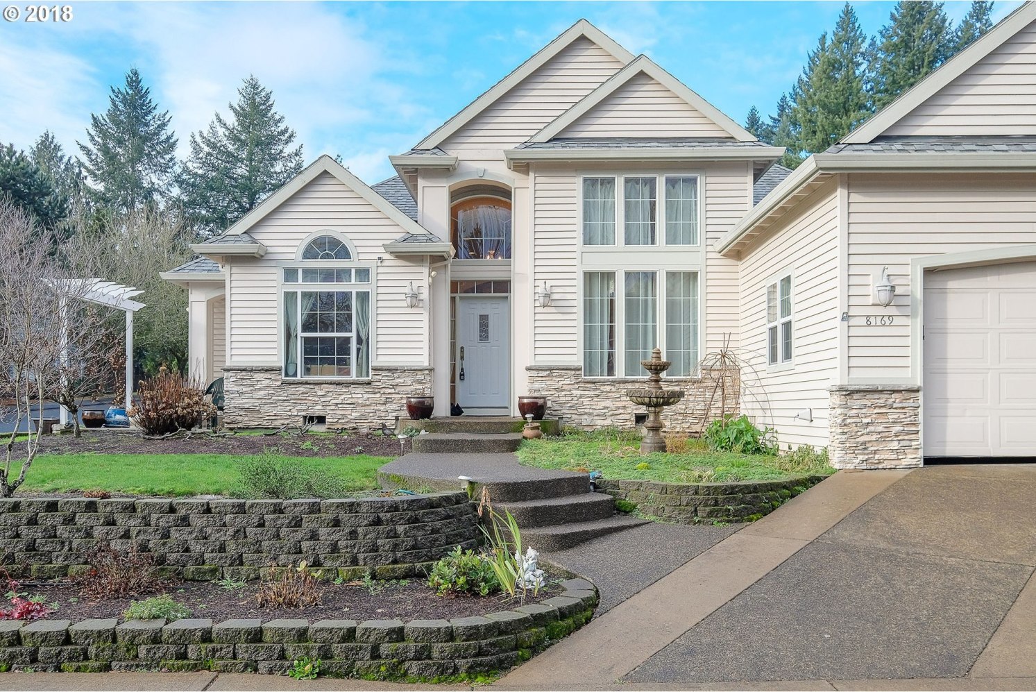 8169 Southwest Roxanne Court Portland, OR 97223 - Photo 2 of 27 Gallery Image 2