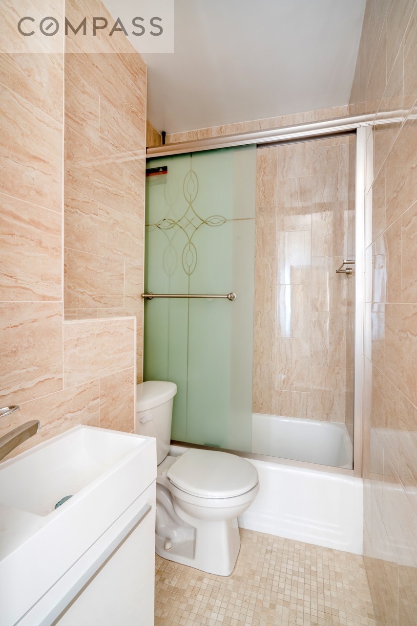 239 West 105th Street, Unit 8 Manhattan, NY 10025 - Photo 7 of 9