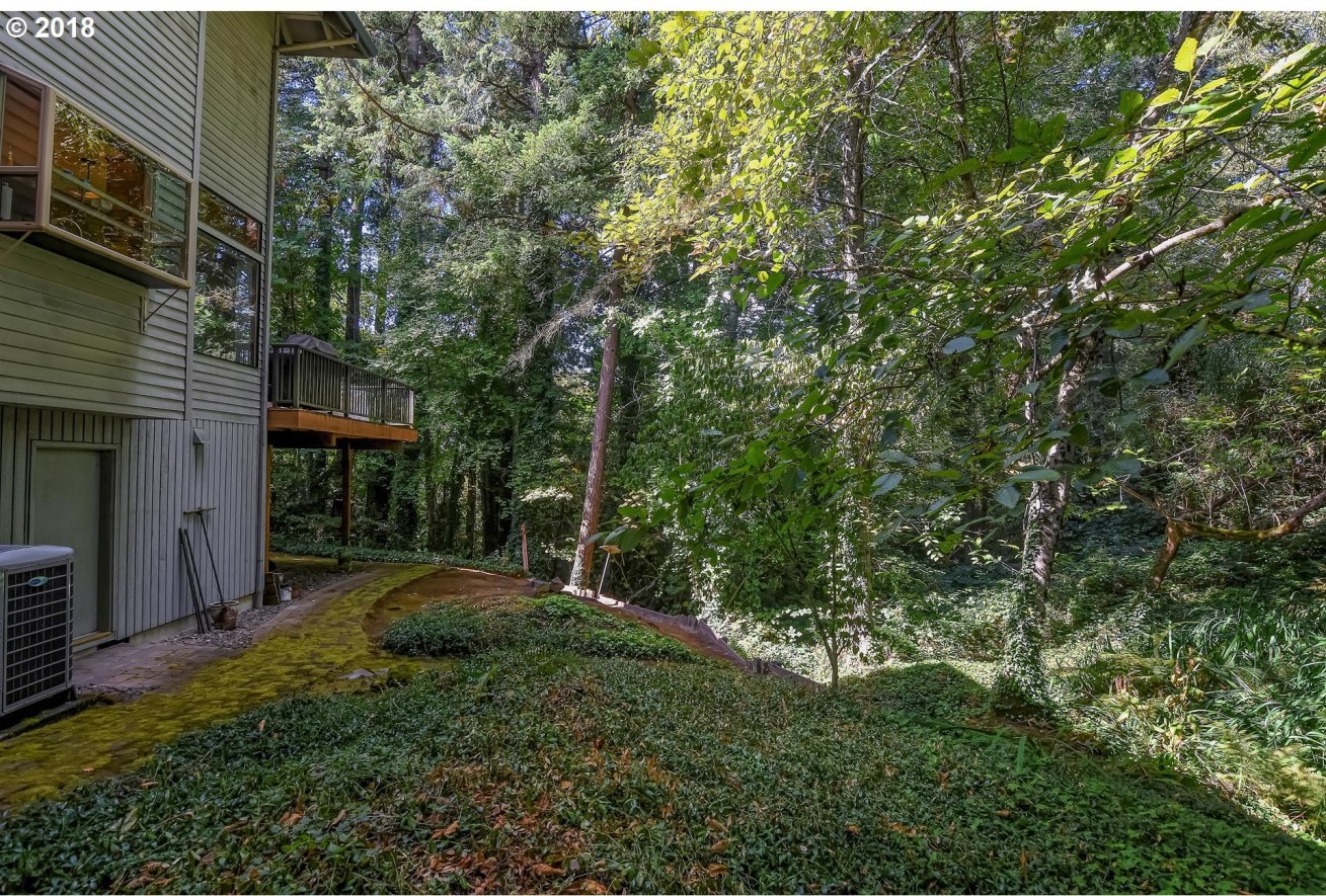 2425 Southwest 85th Court Portland, OR 97225 - Photo 25 of 31 Gallery Image 25