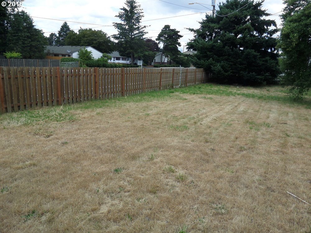 16211 Southeast Taggart Street Portland, OR 97236 - Photo 15 of 19