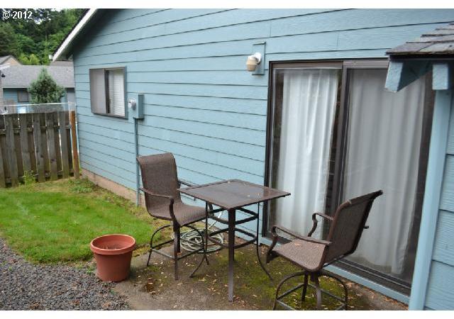 3104 Southwest Carson Street Portland, OR 97219 - Photo 3 of 12 Gallery Image 3